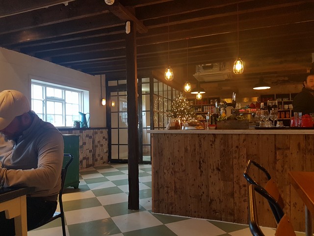 26551758_10155231029563870_1467990831_n