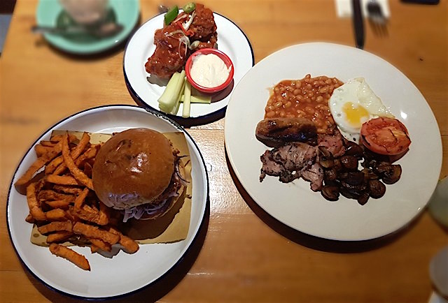 26648799_10155231045628870_1400025620_n