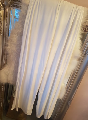 38810221_256096098334790_8838272942539276288_n